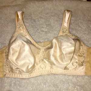 Playtex Women's 18 Hour Seamless ComfortFlex Wire-Free Bra Size 44C